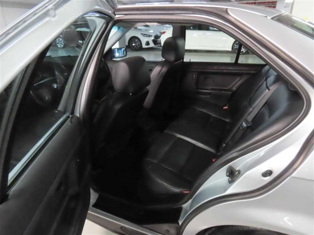 BMW 3시리즈 318IS 세단 사진 14