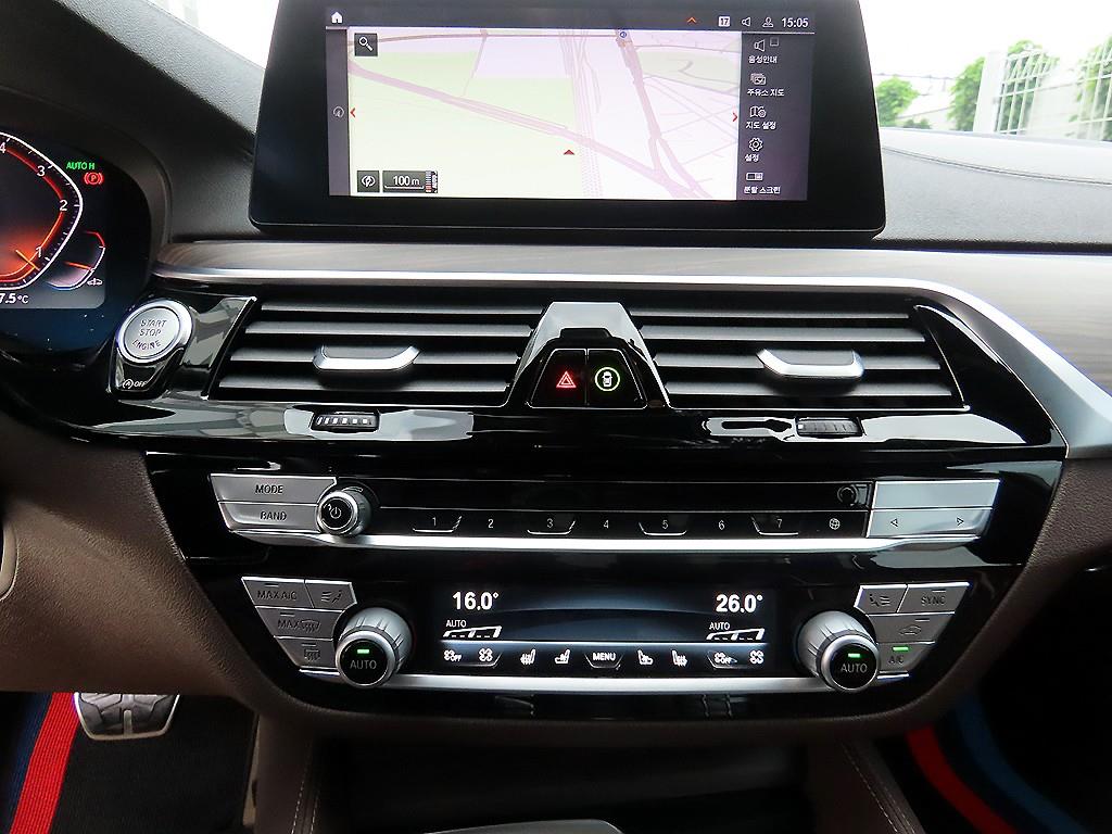 BMW 5시리즈 (G30) 520d M 스포츠 플러스 사진 13