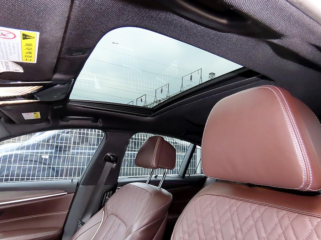 BMW 5시리즈 (G30) 520d M 스포츠 플러스 사진 17