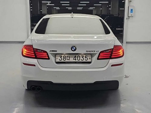 BMW 5시리즈 (F10) 520d xDrive M 에어로다이나믹 사진 3