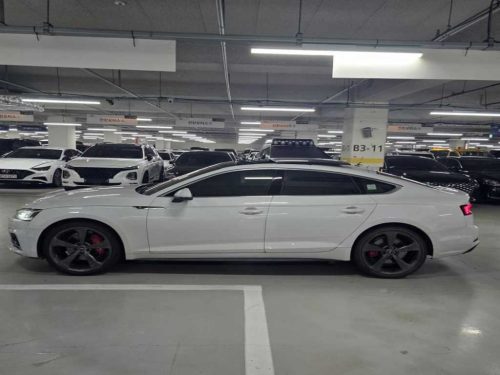 아우디 A5 (F5) 45 TFSI 콰트로 프리미엄 스포트백 사진 2
