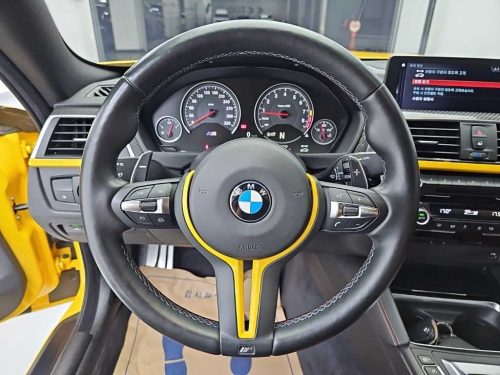 BMW M4 (F82) 쿠페 컴패티션 사진 9