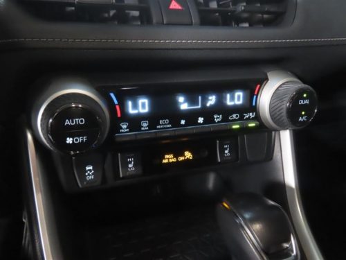 토요타 RAV4(5세대) 2.5 2WD 하이브리드 XLE 사진 모두보기