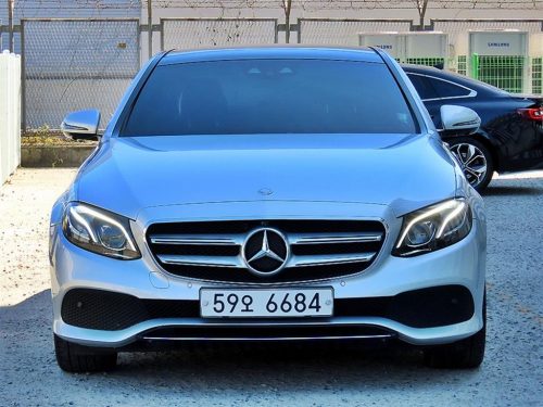 벤츠 E-클래스 W213 E300 4MATIC 아방가르드