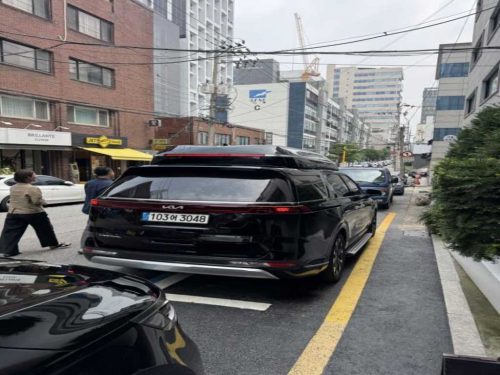 기아 카니발 4세대 가솔린 9인승 하이리무진 시그니처