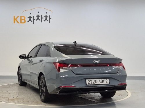 Hyundai Avante Hybrid (CN7) Modern photo 2