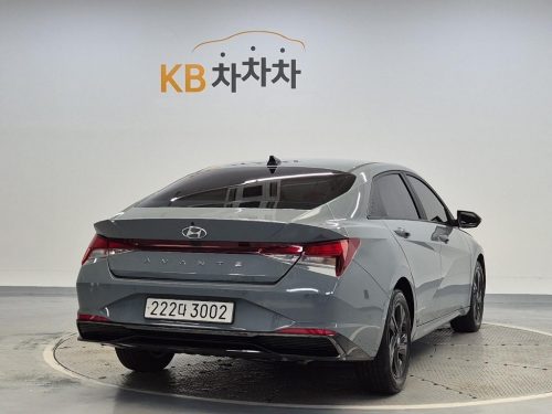 Hyundai Avante Hybrid (CN7) Modern photo 3