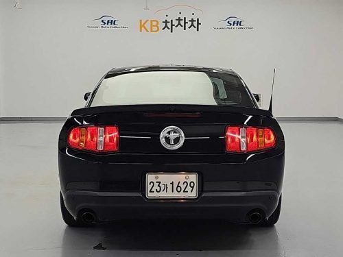 포드 머스탱 5세대 쿠페 사진 3