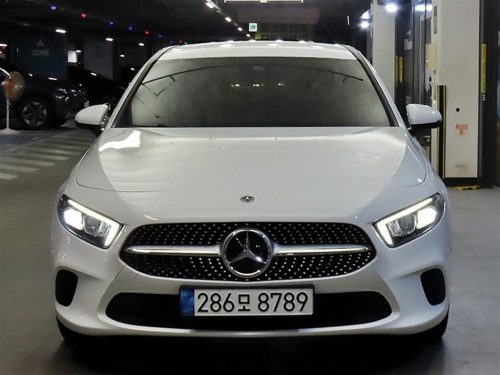 벤츠 A클래스 W177 A220 세단 사진 2
