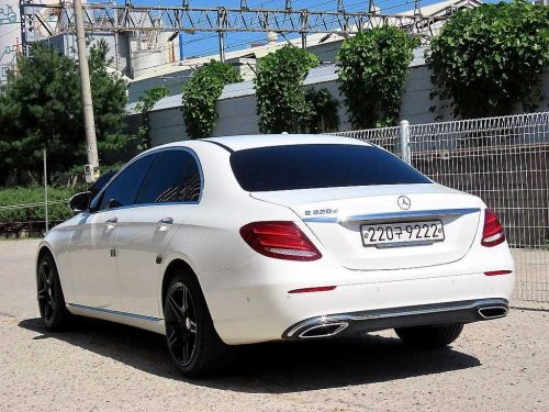 벤츠 E-클래스 W213 E220d 아방가르드 사진 3