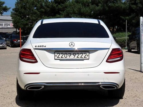 벤츠 E-클래스 W213 E220d 아방가르드 사진 4