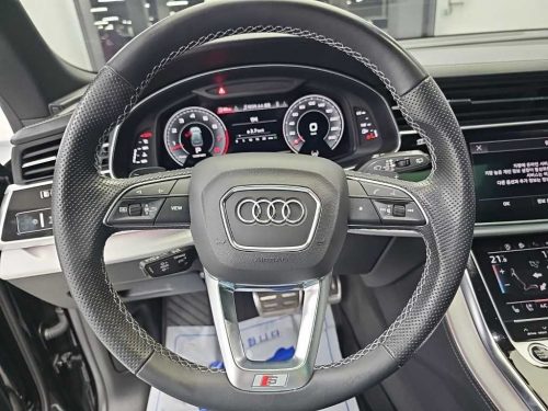 아우디 Q8 55 TFSI 콰트로 프리미엄 사진 9