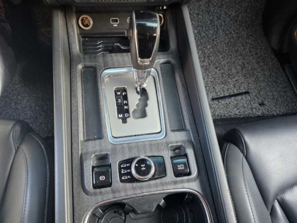 KG모빌리티(쌍용) G4렉스턴 디젤 2.2 4WD 사진 15