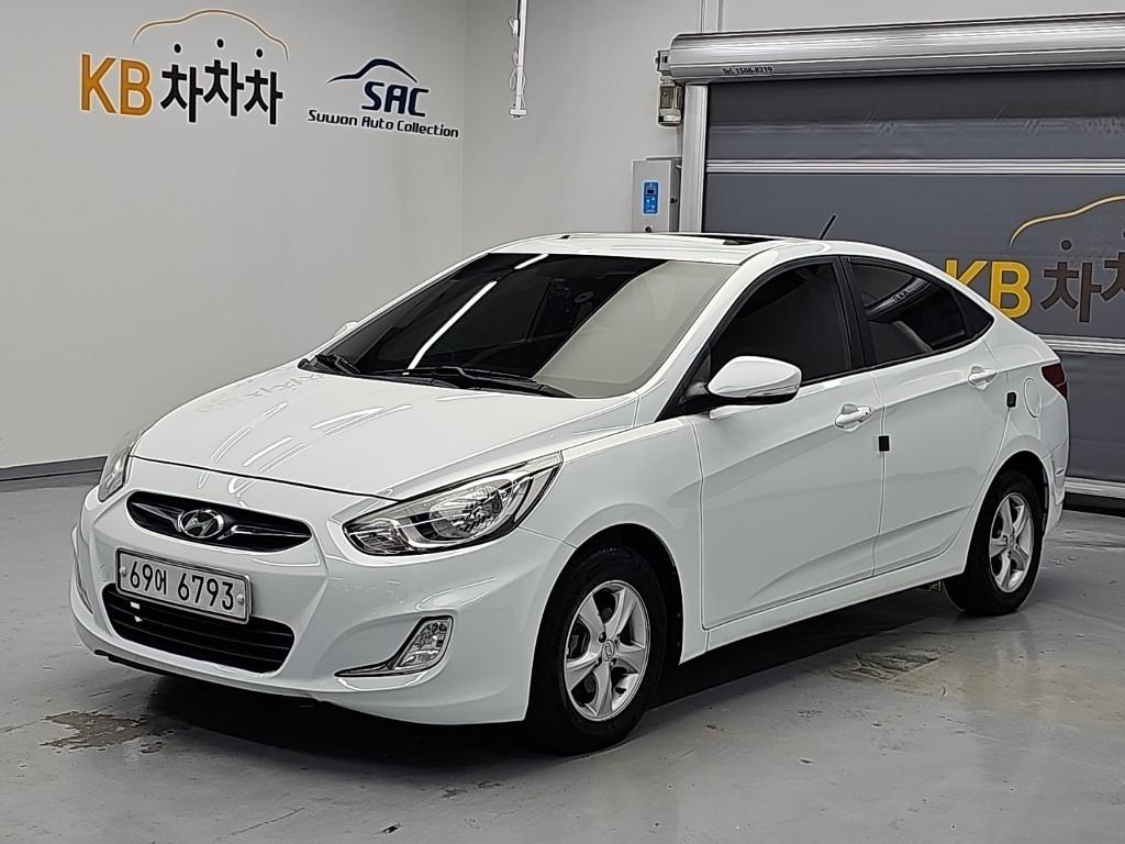 현대 엑센트신형 1.6GDI 블루세이버