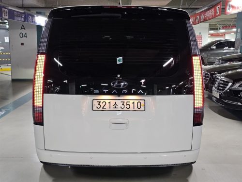 Hyundai Staria LPG Lounge Mobility 7-Seater photo 5