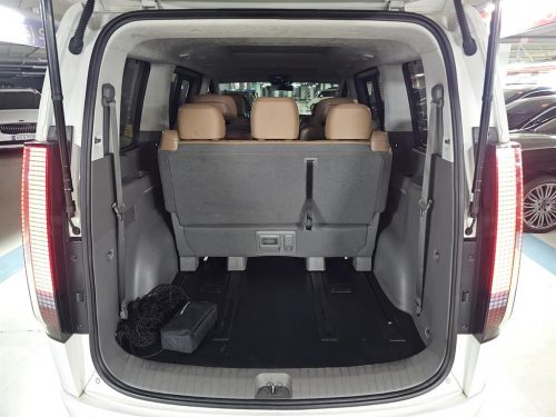 Hyundai Staria LPG Lounge Mobility 7-Seater photo 6
