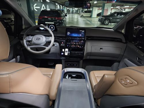 Hyundai Staria LPG Lounge Mobility 7-Seater photo 10