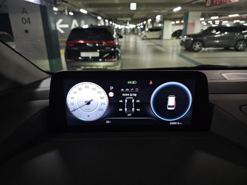 Hyundai Staria LPG Lounge Mobility 7-Seater photo 12