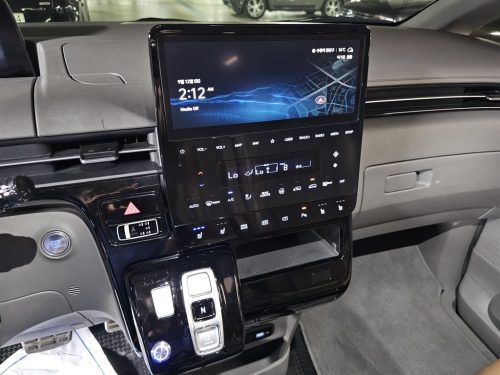 Hyundai Staria LPG Lounge Mobility 7-Seater photo 13