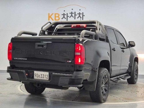 쉐보레 리얼 뉴 콜로라도 3.6 Z71-X 미드나잇 4WD 사진 3