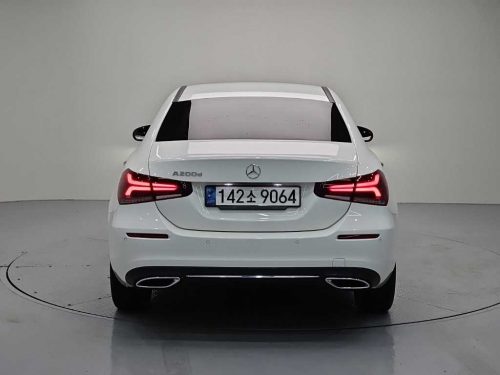벤츠 A클래스 W177 A200d 세단 사진 3