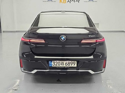 BMW 7시리즈 (G70) 740i sDrive M 스포츠 사진 3