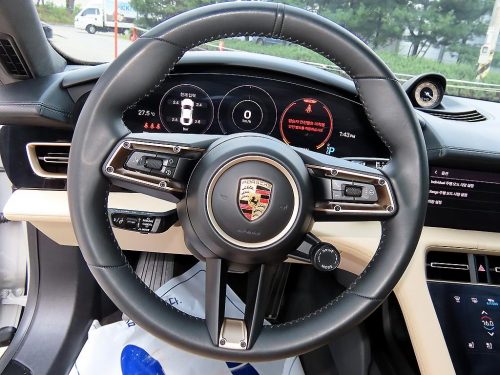 포르쉐 타이칸 GTS 사진 8