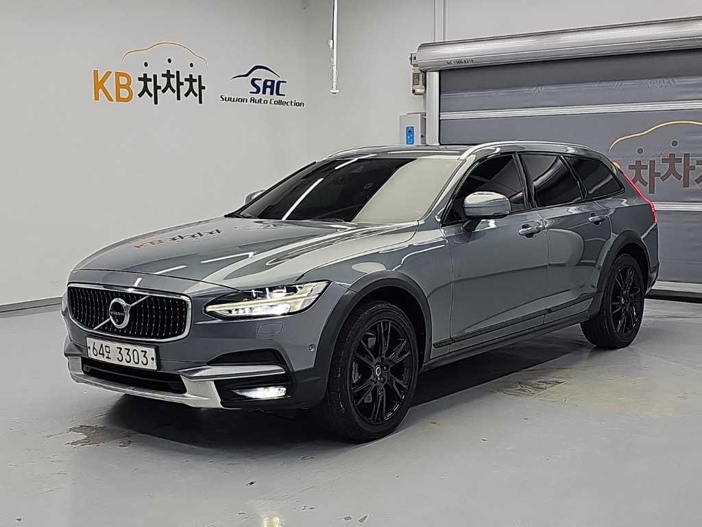 볼보 V90 크로스컨트리 D5 AWD