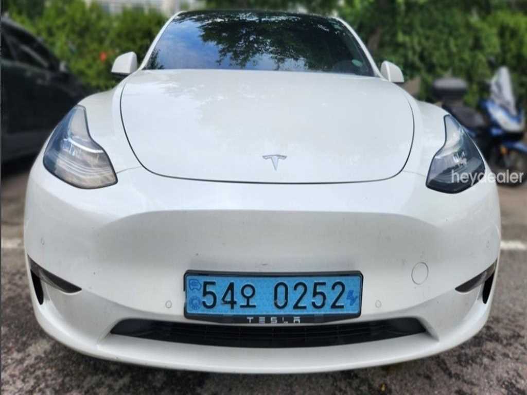 테슬라 모델 Y 롱 레인지