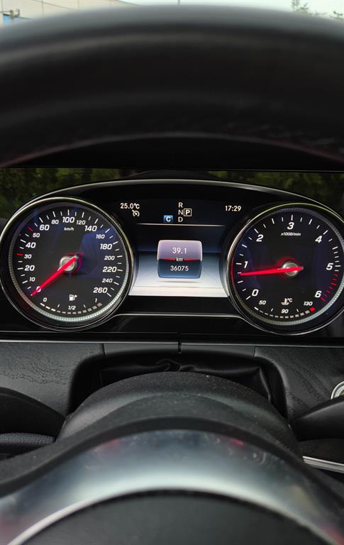 벤츠 E-클래스 W213 E220d 카브리올레 사진 10