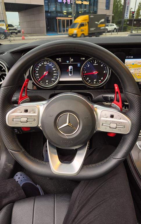 벤츠 E-클래스 W213 E220d 카브리올레 사진 11
