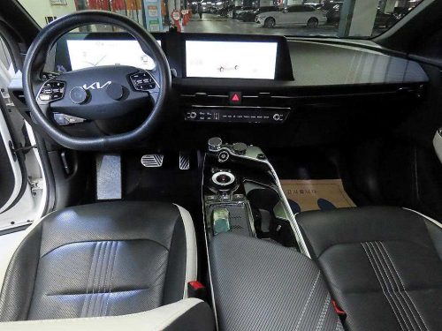 Kia EV6 Long Range AWD GT Line photo 10