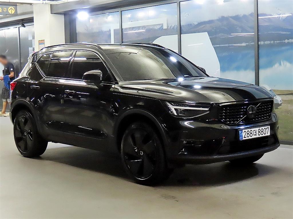 볼보 XC40 B4 AWD 플러스 브라이트
