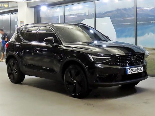 볼보 XC40 B4 AWD 플러스 브라이트