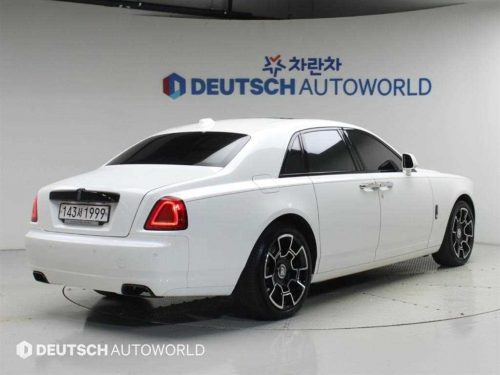 롤스로이스 고스트 6.6 V12 블랙 배지 사진 2