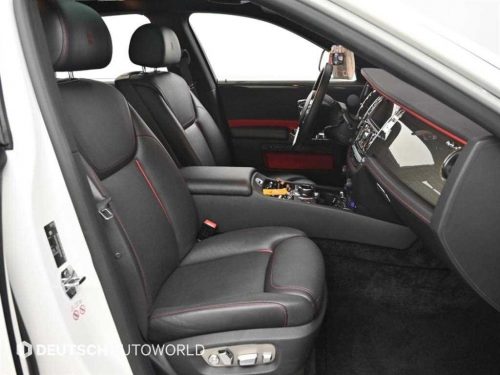 롤스로이스 고스트 6.6 V12 블랙 배지 사진 10