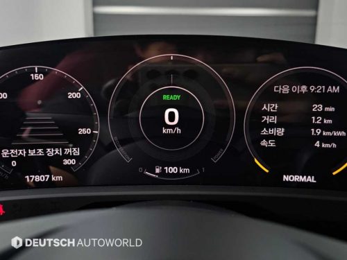 포르쉐 타이칸 베이스 사진 8