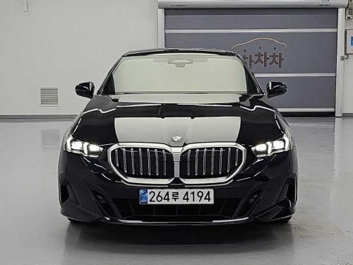 BMW 5시리즈 (G60) 520i 사진 2