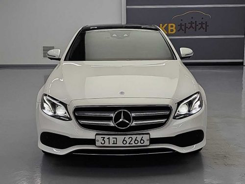 벤츠 E-클래스 W213 E300 4MATIC 아방가르드 사진 2