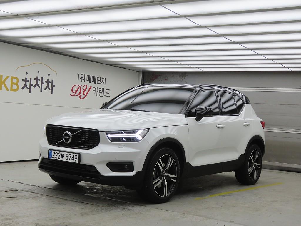 볼보 XC40 B4 AWD R-디자인