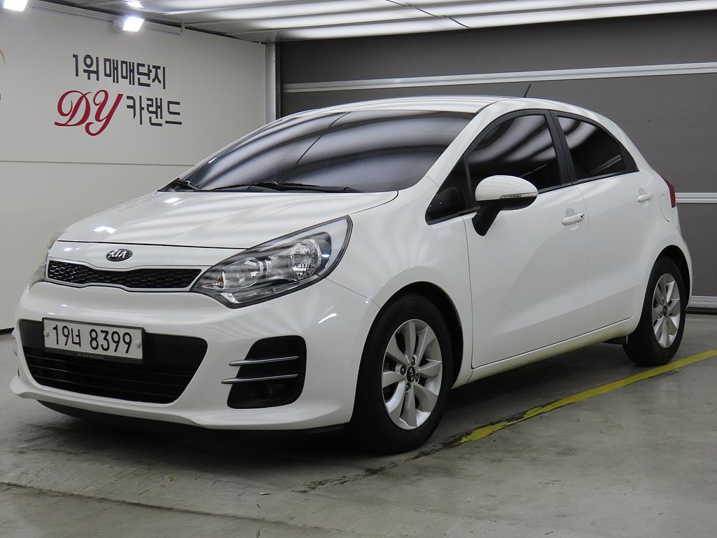 기아 더 뉴 프라이드 5DR 1.6 GDI 럭셔리