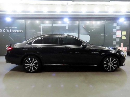 벤츠 E-클래스 W213 E300e 4MATIC 익스클루시브 사진 3