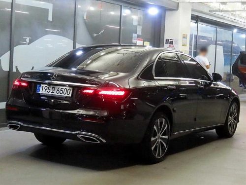 벤츠 E-클래스 W213 E300e 4MATIC 익스클루시브 사진 4