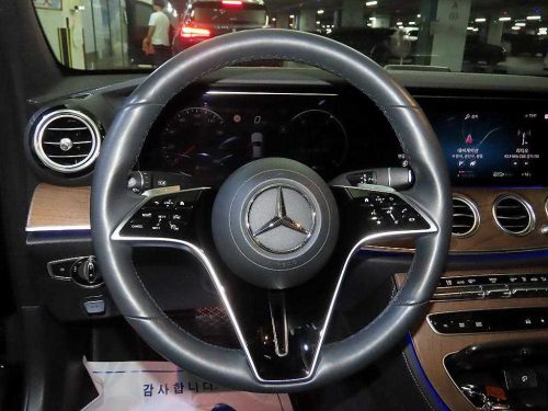 벤츠 E-클래스 W213 E300e 4MATIC 익스클루시브 사진 8
