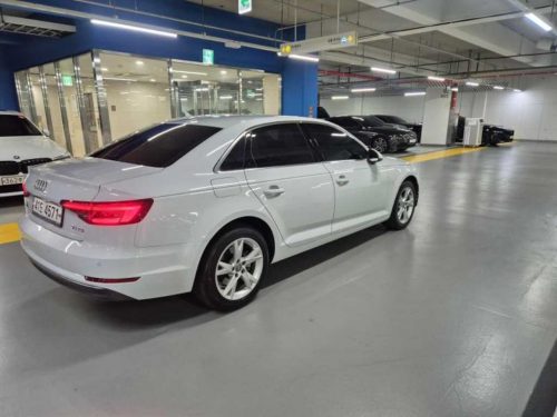아우디 A4 (B9) 30 TDI 사진 모두보기