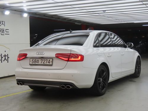 아우디 뉴 A4 2.0 TFSI 콰트로 사진 모두보기