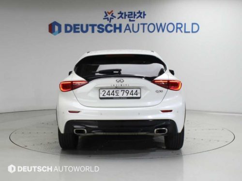 인피니티 Q30 2.0 카페 틱 사진 4