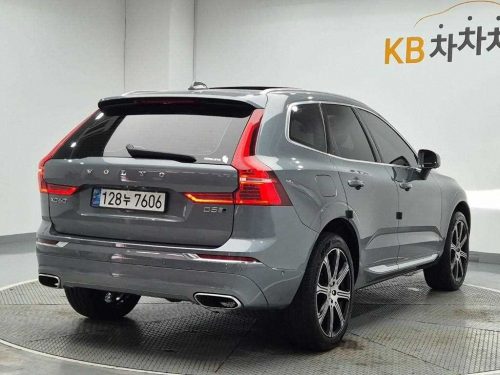 볼보 XC60(2세대) D5 AWD 인스크립션 사진 3