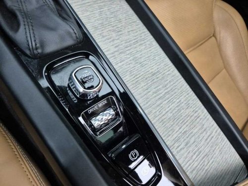 볼보 XC60(2세대) D5 AWD 인스크립션 사진 17