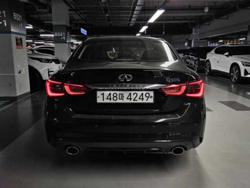 인피니티 Q50 3.5 하이브리드 블루 스포츠 사진 3